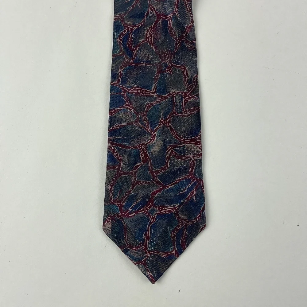 Wembley mens tie